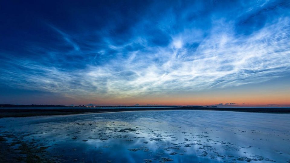 Nubes noctilucentes: cuándo y dónde se puede ver el misterioso fenómeno