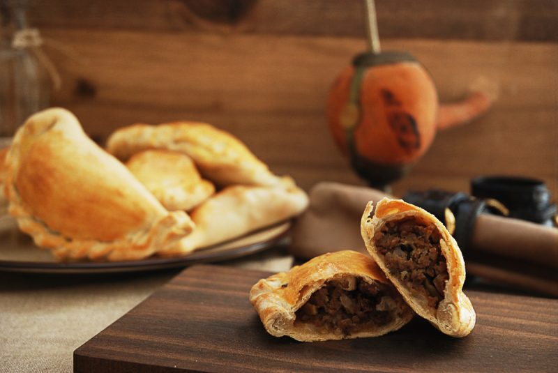 Empanadas tucumanas: la receta definitiva de un clásico argentino (para chuparse los dedos)