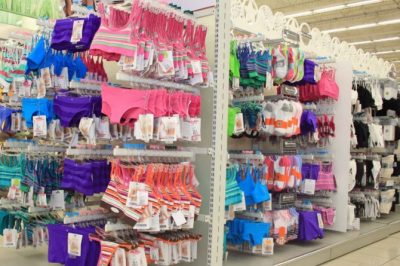 Comercios piden prohibir la venta de ropa, calzado y juguetes en supermercados hasta el 17 de julio