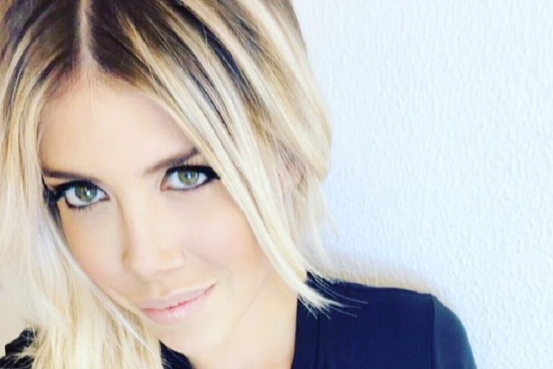 Wanda Nara, con mirada cautivante y al borde de la pileta: “Soñando vacaciones”