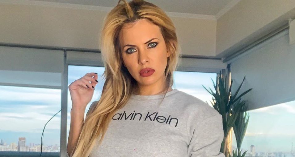 Alejandra Maglietti mostró cómo convertir un pañuelo en top y enloqueció a todos