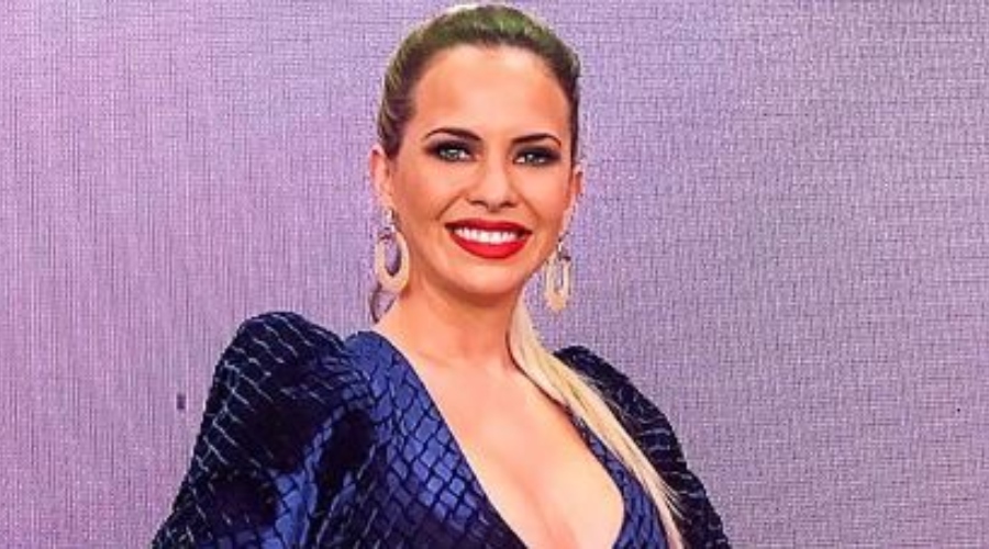 Alejandra Maglietti lució espléndida con labios rojos en un primer plano