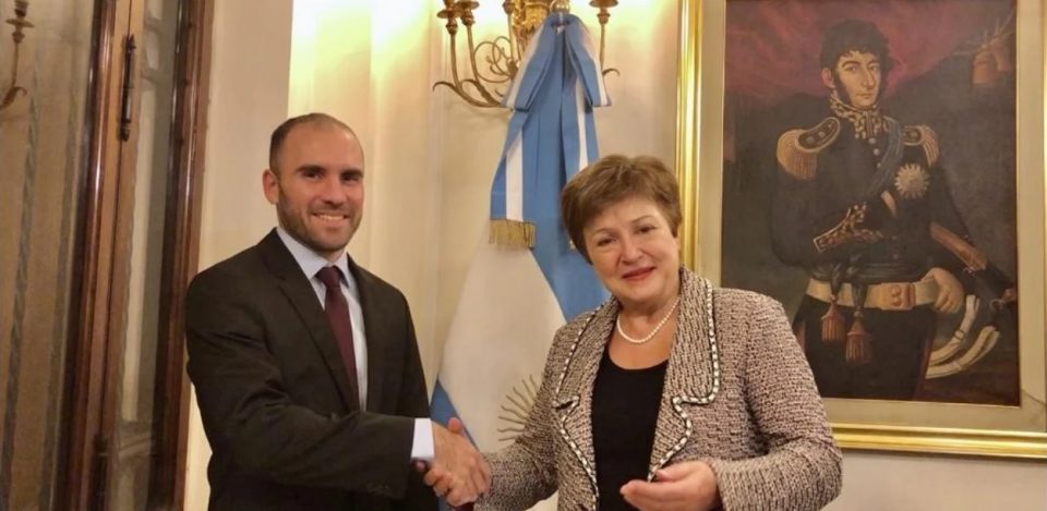 Tras el acuerdo con los bonistas, el Gobierno se prepara para negociar con el FMI