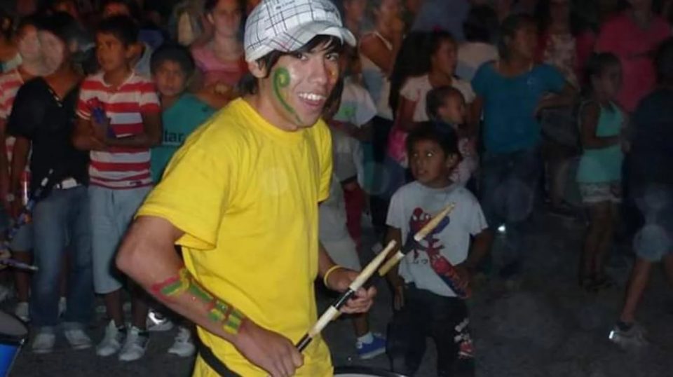 “Ay por Dios, me muero”: la reacción de la mamá de Facundo Astudillo Castro al ver el “amuleto” de su hijo