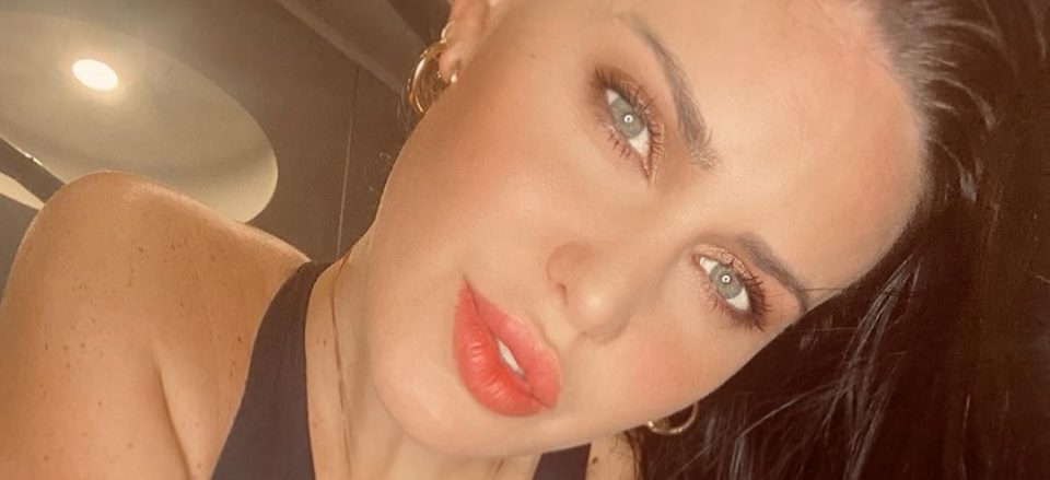 Natalie Weber y una foto en primer plano con mirada intensa: “¿Entrenaron?”