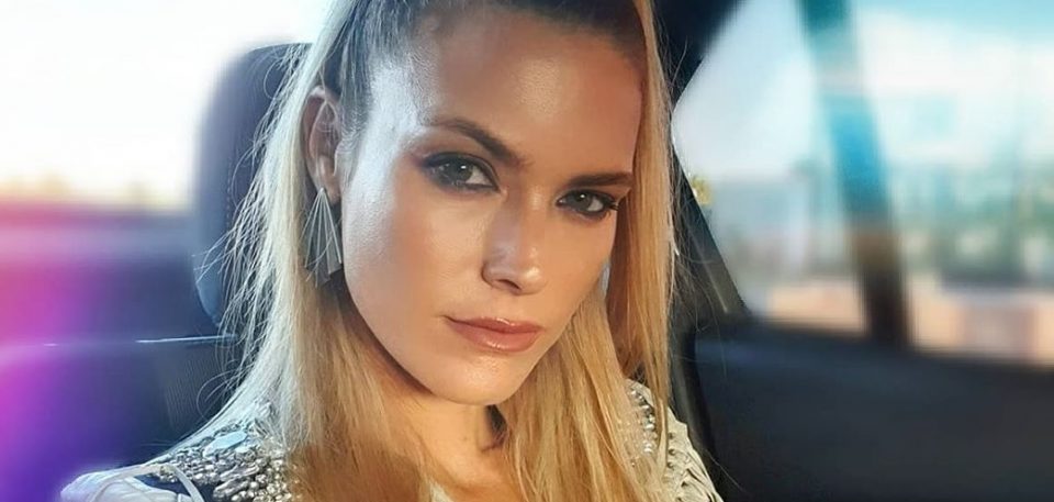 Pia Slapka y una combinación letal: negro, botas y cuero