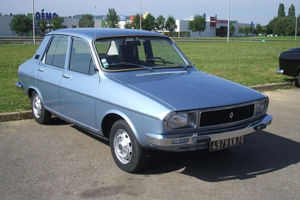 Bajó una calle empinadísima en su Renault 12 con una técnica gloriosa