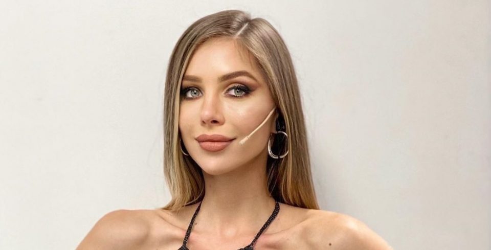 Vestido corto y mirada letal: Romina Malaspina y un look a pura seducción