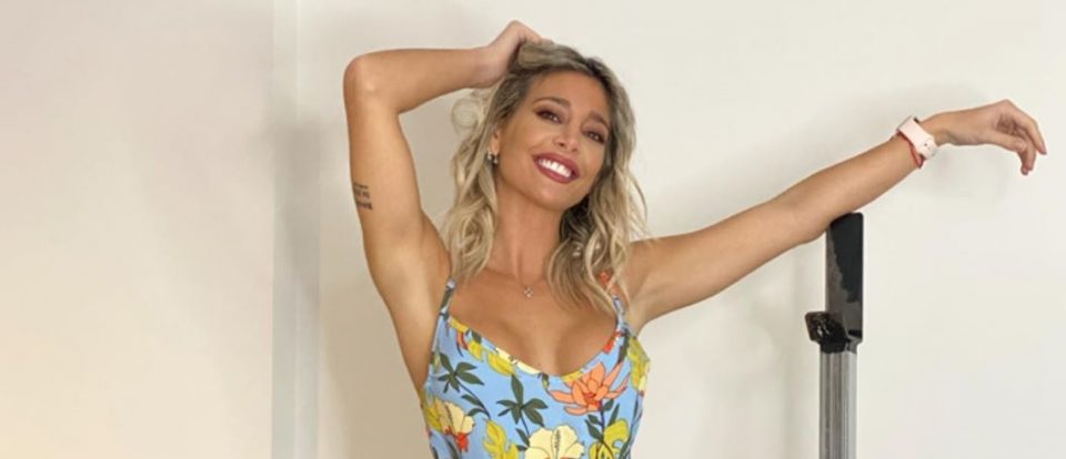Sol Pérez y un relajado look nocturno con jean y remera sin mangas