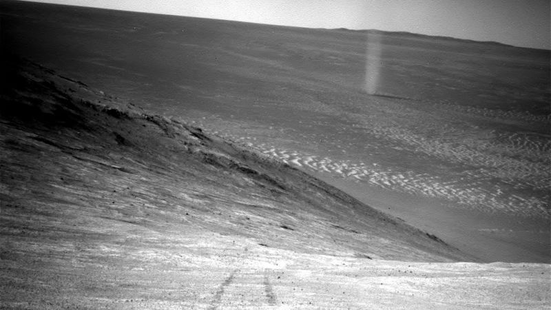 Detectaron un “diablo de polvo” frente al rover Curiosity en Marte