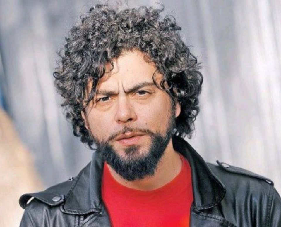 “Pensé que me estaba agarrando un ataque cardíaco”: Alberto Ajaka reveló la señal que le dio su cuerpo para ser actor