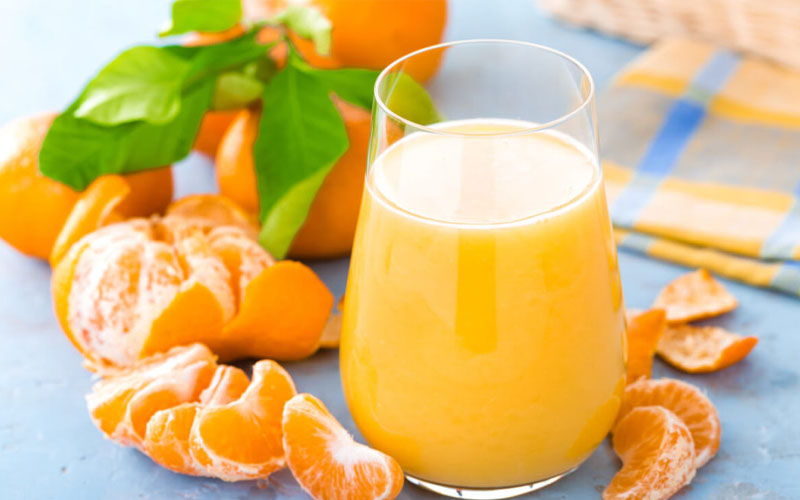 Smoothie de mandarina y jengibre: un batido fresco, sano y cargado de sabor (y pilas)