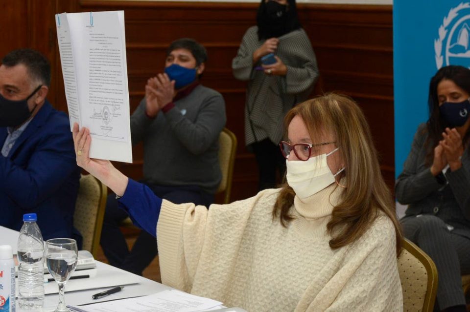 Alicia Kirchner dispusó un aislamiento obligatorio en Santa Cruz por el aumento de contagios