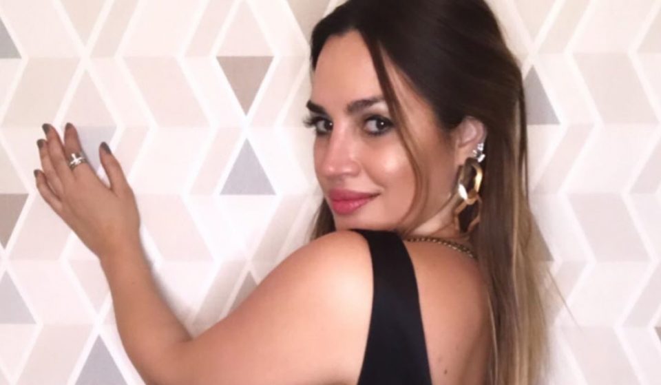 Belén Francese posó con un conjunto animal print: “Una mujer no tiene que ser bella”