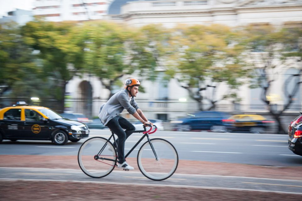 El Gobierno porteño construirá ciclovías sobre las avenidas Corrientes y Córdoba