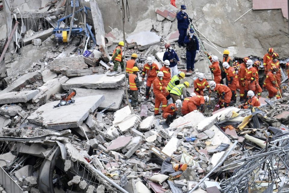Explosiones en Beirut: aseguran que hay “buenas chances” de hallar “personas vivas” en la zona