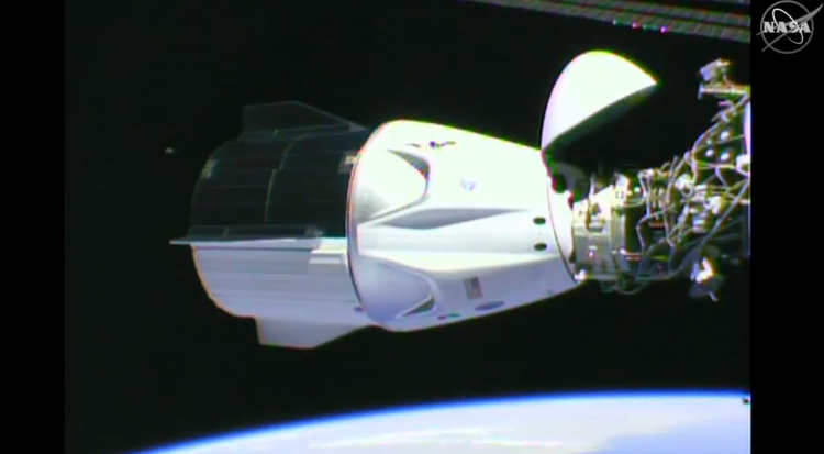 De vuelta a la Tierra dos astronautas a bordo de una capsula de SpaceX