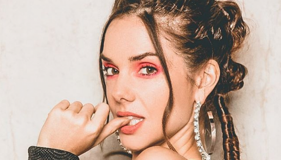 Julieta Nair Calvo arrancó el día con fiaca y a cara lavada: “Good morning”