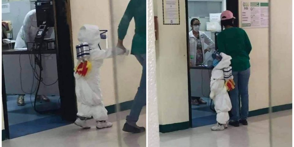 Vistió a su hijo como astronauta durante una visita al hospital para protegerlo