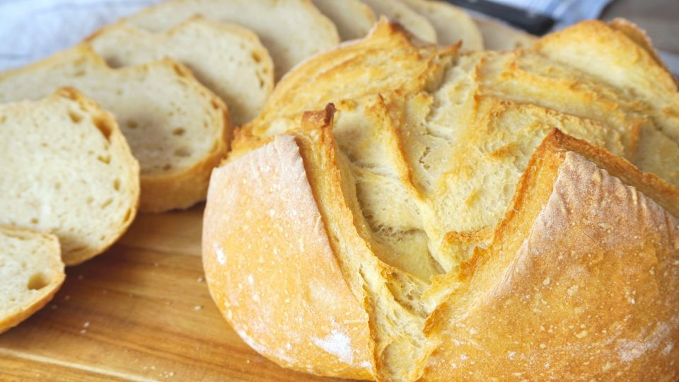 Cómo hacer un rico pan casero con 3 ingredientes y sin harina