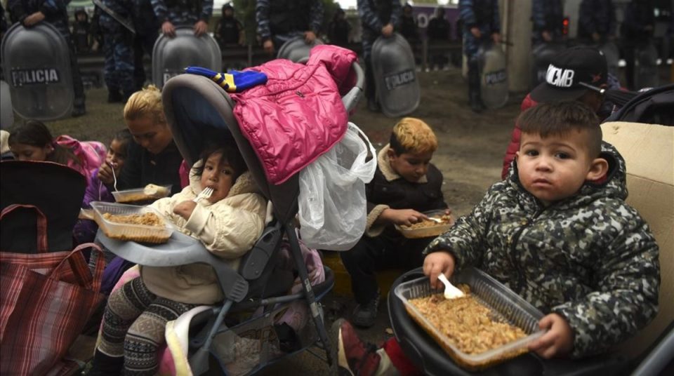 Unicef proyecta que a finales de 2020, 9 millones de niños serán pobres en Argentina