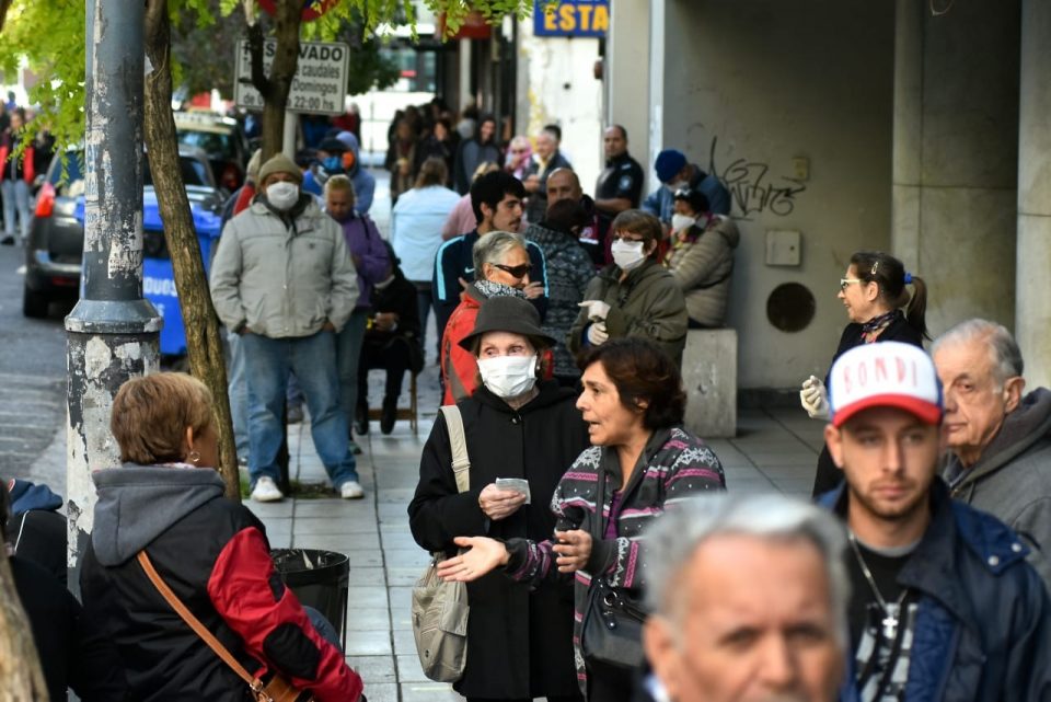 Coronavirus: a partir de hoy quedan prohibidas las reuniones sociales en todo el país