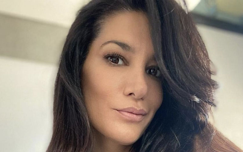 Apenas tapada con una sábana, Silvina Escudero posó desde la cama: “Buenos días”