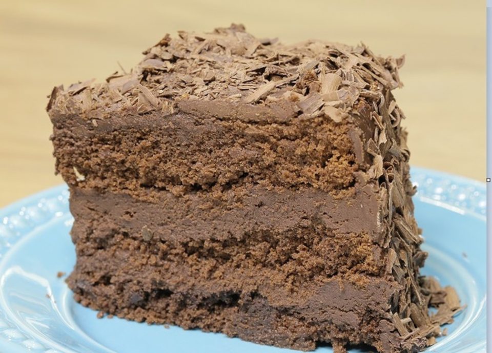 Torta de chocolate rellena: un postre explosivo para llenarse de sabor