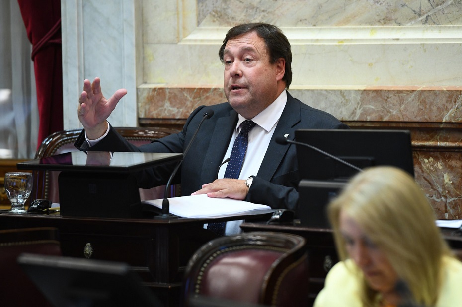 “Te reconocen más por violar las leyes que por cumplirlas”: el exgobernador de Río Negro contra el Gobierno