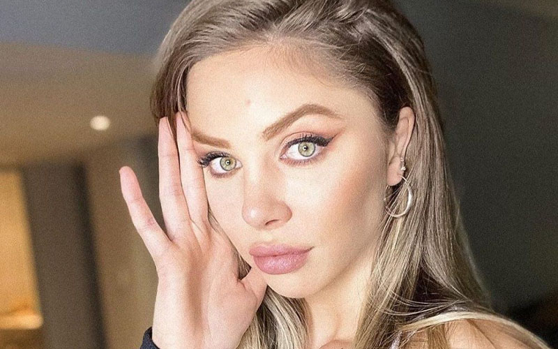 En pollera y stilettos, Romina Malaspina desfiló para sus seguidores