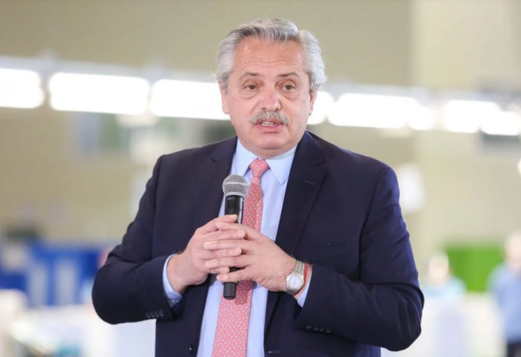 Alberto Fernández: “Los pícaros tomaron deuda una y otra vez y se llevaron los dólares afuera”