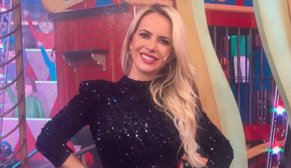 El look espacial de Alejandra Maglietti para evitar contagiarse de coronavirus