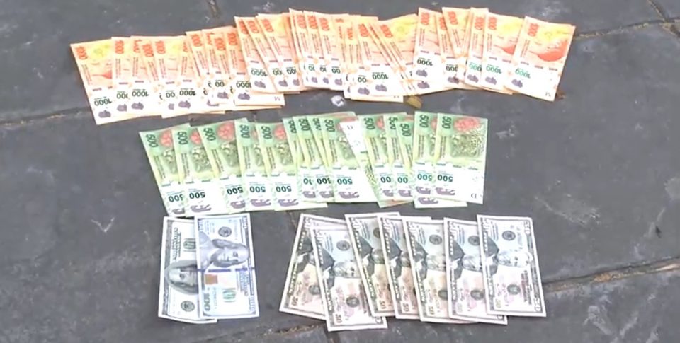 Detuvieron a tres delincuentes con pedido de captura por utilizar billetes falsos