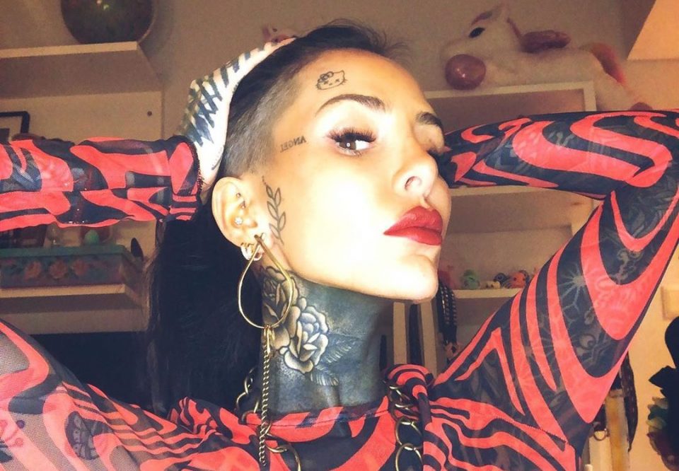 Cande Tinelli posó en lencería de encaje y con un látigo en su mano: “Se recontra picó”