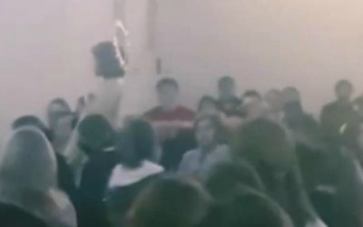 Imputaron al sacerdote que pidió a los fieles sacarse los barbijos