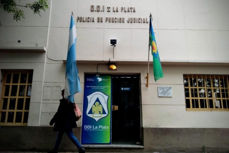 Detuvieron a un hombre que simulaba estar poseído para abusar a su hijastra