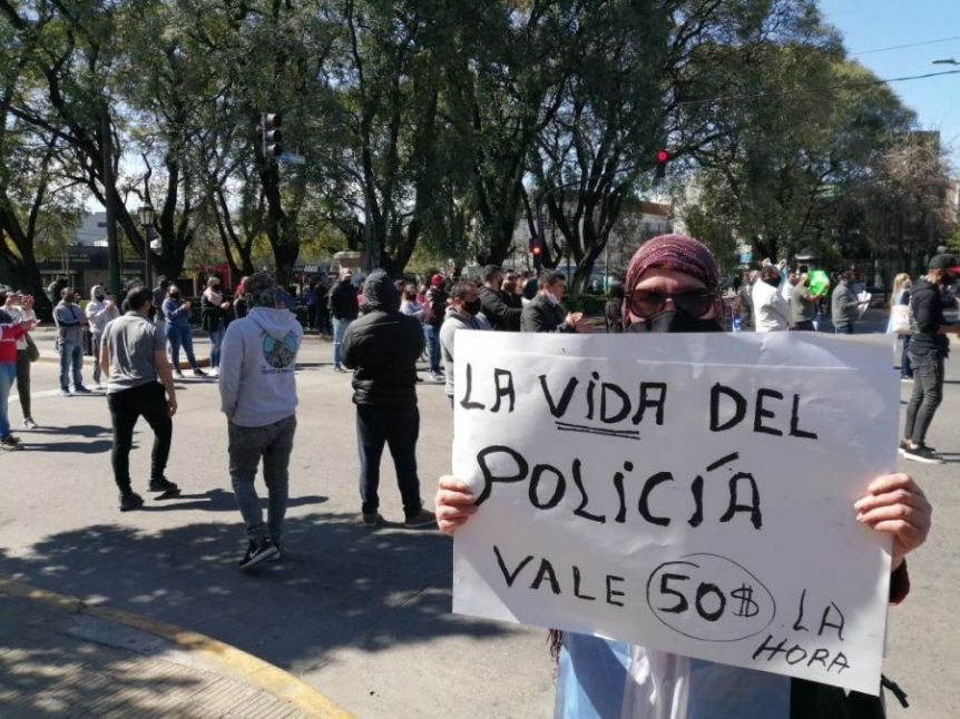 Pese al aumento, la policía no descarta realizar un paro: “Queremos conocer los números”