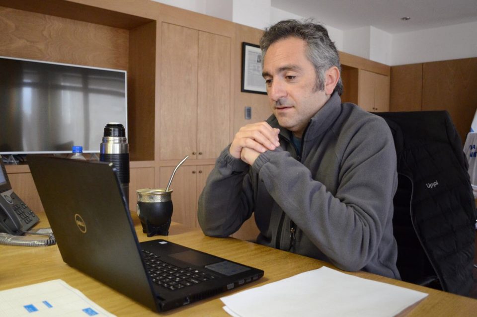 Andrés Larroque destacó que son necesarias “salidas pacíficas y constructivas” para terminar con la toma de tierras