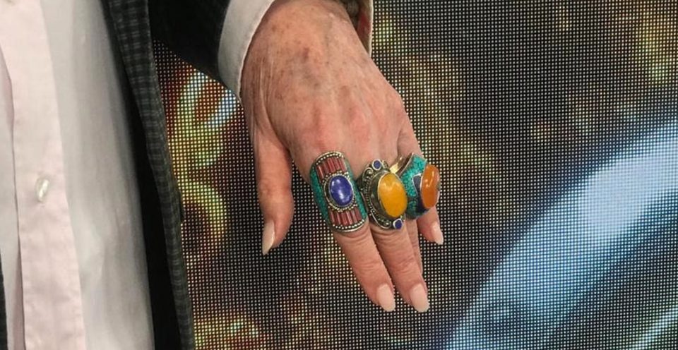 Pepito Cibrián anunció que piensa prostituirse vendiendo sus anillos e ingresó al Resumen Blue