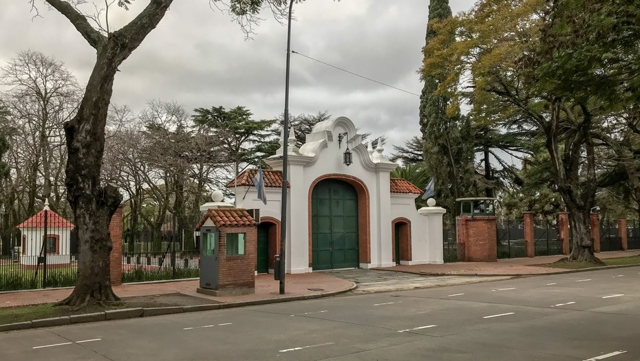Un hombre arrojó una bomba molotov a la Quinta de Olivos: quedó detenido
