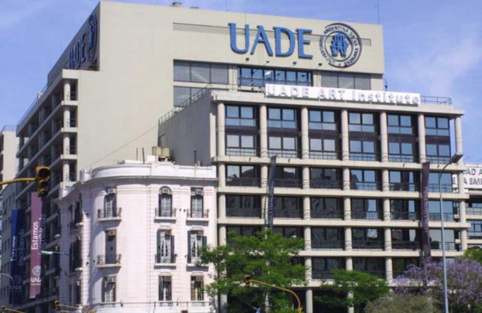 Murió una profesora mientras daba una clase virtual