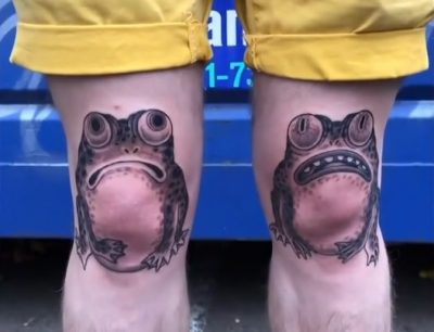 Un joven se tatuó dos ranas en las rodillas y el resultado (hiperrealista) revolucionó las redes