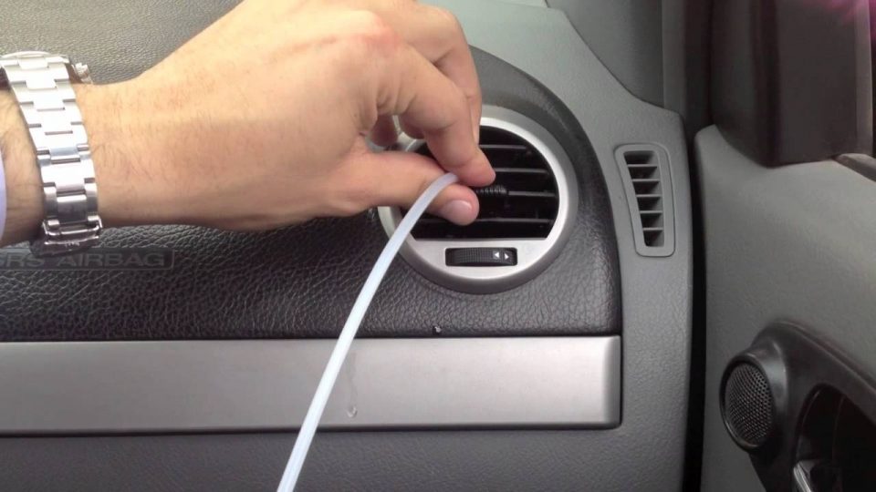 Qué hay que tener en cuenta al limpiar el aire acondicionado del auto