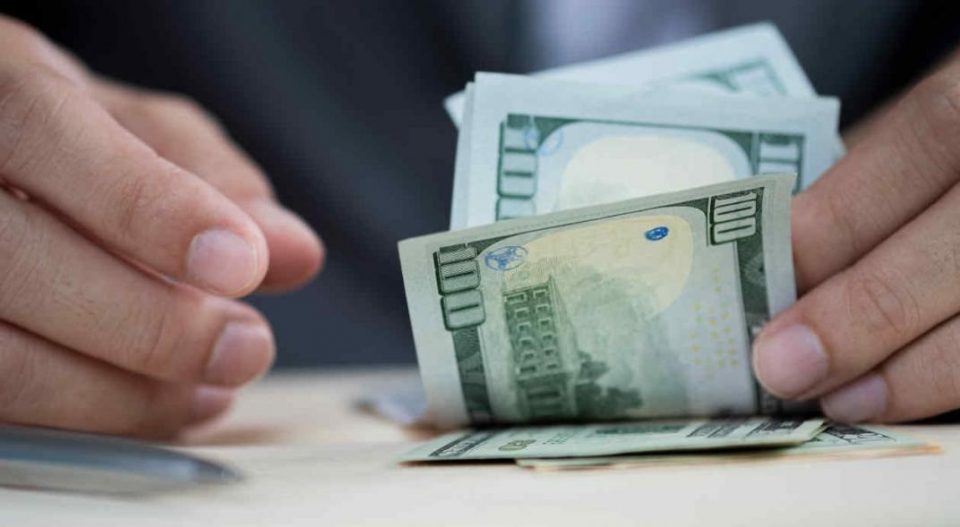 Casi cuatro millones de personas compraron dólar ahorro durante agosto