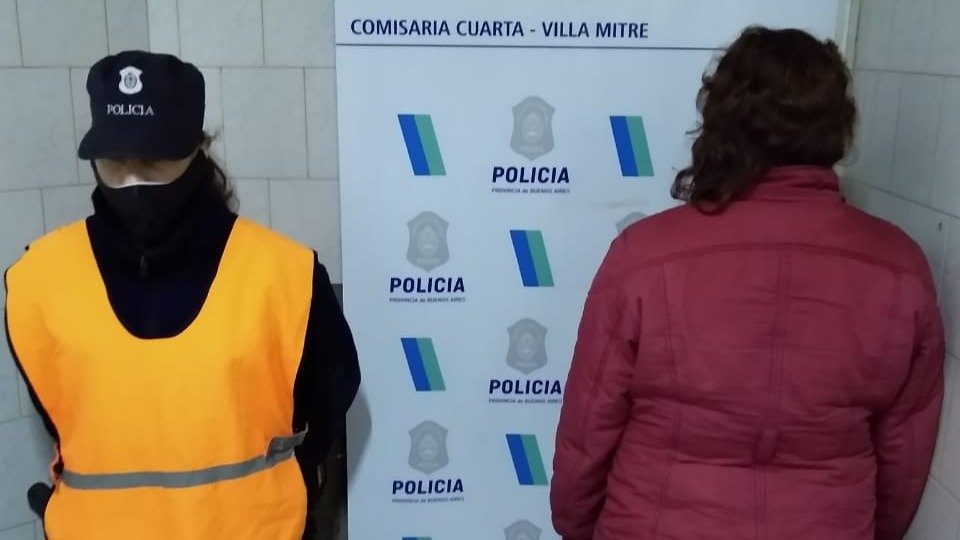 Se tomó un taxi, no quiso pagar el viaje y se reveló que estaba prófuga de la Justicia
