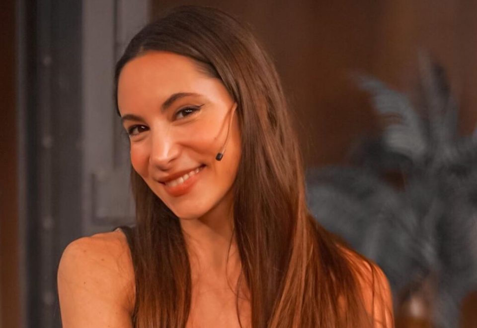 Magui Bravi, en bikini y al borde de la pileta: “Locura de verano”