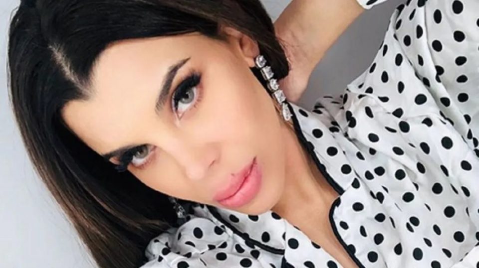 A puro baile, Charlotte Caniggia presumió sus largas pestañas (y corpiño con transparencias)