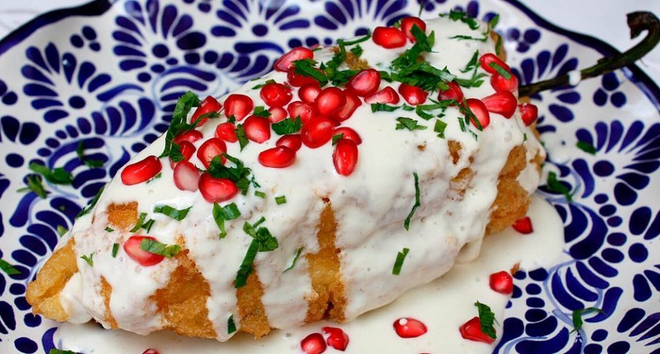 Chiles en nogada: un plato súper colorido y lleno de sabores