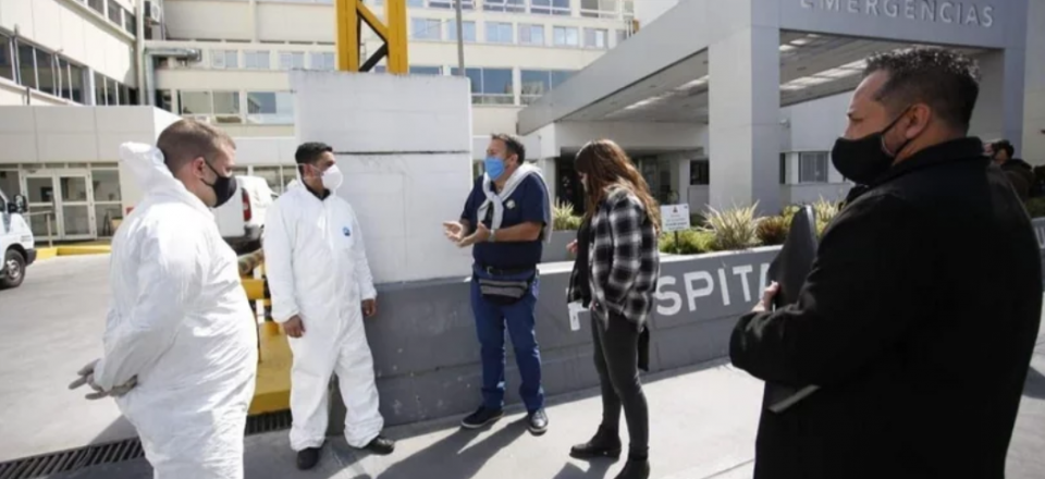 Murió su papá, le dieron el cuerpo a otra familia y lo cremaron: “No sé si está en el mar o en el inodoro”