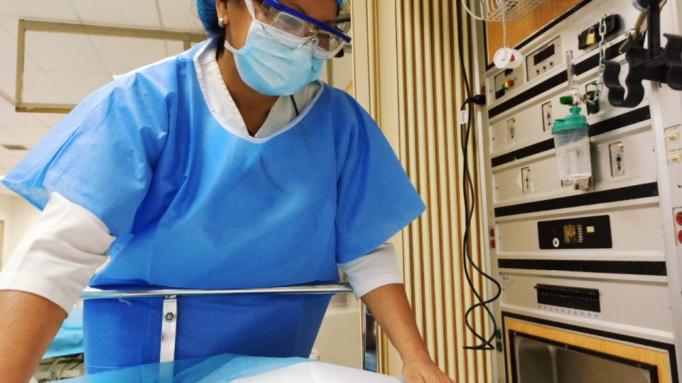 Un hombre le abrió la panza a su esposa para “conocer el sexo del bebé”